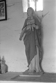 Statue de la Vierge à l'Enfant, bois, XVIIe ou XVIIIe siècle : vue de face © Région Bourgogne-Franche-Comté, Inventaire du patrimoine
