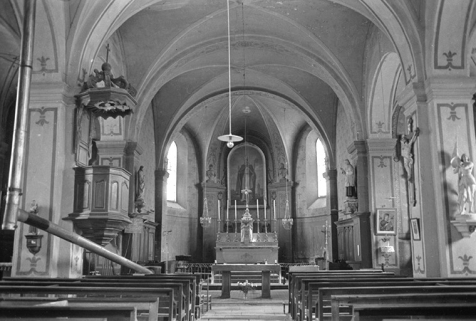 Intérieur : nef et choeur vus depuis l'entrée. © Région Bourgogne-Franche-Comté, Inventaire du patrimoine