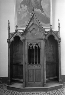 Confessionnal en bois, 19ème siècle : vue de face © Région Bourgogne-Franche-Comté, Inventaire du patrimoine