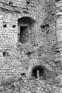 Le château-fort, vue de l'intérieur. © Région Bourgogne-Franche-Comté, Inventaire du patrimoine