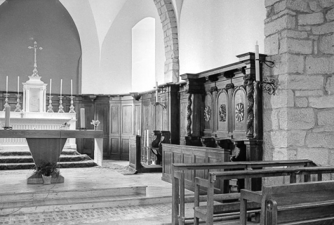 Lambris de demi-revêtement et stalles du choeur, bois, XVIIIe ou XIXe siècle : vue d'ensemble © Région Bourgogne-Franche-Comté, Inventaire du patrimoine