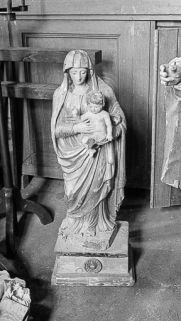 Statue de Vierge à l'Enfant en bois, XVIIIe siècle : vue de face © Région Bourgogne-Franche-Comté, Inventaire du patrimoine