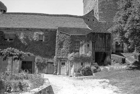 Hôtellerie vue depuis la cour intérieure. © Région Bourgogne-Franche-Comté, Inventaire du patrimoine