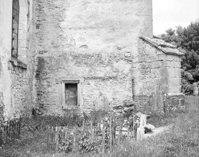 Tour-clocher : base de la face Est. © Région Bourgogne-Franche-Comté, Inventaire du patrimoine