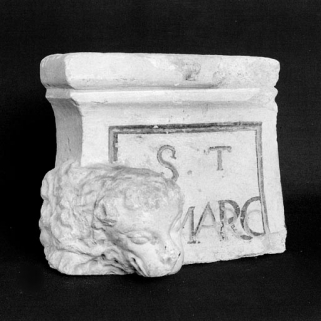 Socle de saint Marc. © Région Bourgogne-Franche-Comté, Inventaire du patrimoine