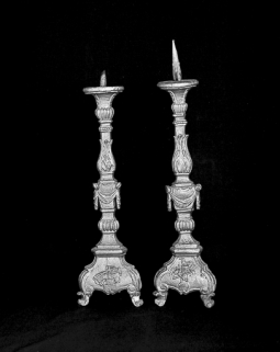 Vue de deux chandeliers. © Région Bourgogne-Franche-Comté, Inventaire du patrimoine