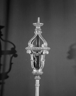 Bâton avec statuette de la Vierge : vue de dos. © Région Bourgogne-Franche-Comté, Inventaire du patrimoine