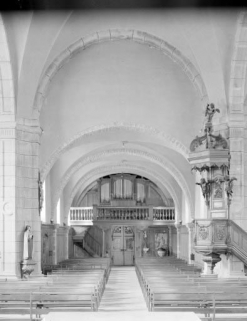 Intérieur vu depuis le choeur. © Région Bourgogne-Franche-Comté, Inventaire du patrimoine