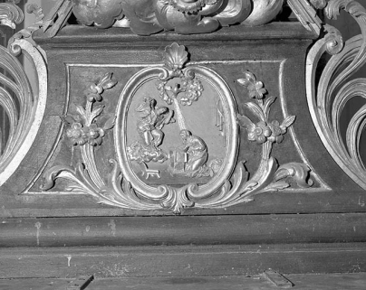 Détail : relief représentant l'Annonciation. © Région Bourgogne-Franche-Comté, Inventaire du patrimoine