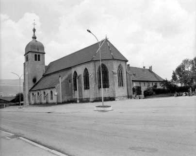 Chevet et façade latérale droite. © Région Bourgogne-Franche-Comté, Inventaire du patrimoine
