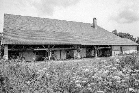 Ferme cadastrée 1937 A 51, datée de 1868 : façade latérale droite. © Région Bourgogne-Franche-Comté, Inventaire du patrimoine
