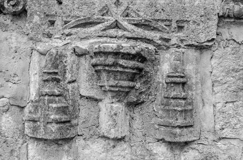 Restes de l'ancienne église : fragments. © Région Bourgogne-Franche-Comté, Inventaire du patrimoine