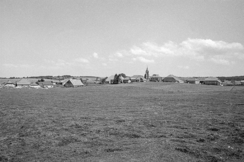 Vue d'ensemble du village. © Région Bourgogne-Franche-Comté, Inventaire du patrimoine