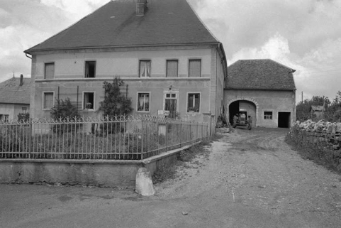 Maison cadastrée 1934 C 122, située Grande Rue, datée de 1821 : façade antérieure. © Région Bourgogne-Franche-Comté, Inventaire du patrimoine