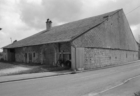 Ferme cadastrée 1934 C 106-107, datée de 1768 : façade latérale droite sur rue. © Région Bourgogne-Franche-Comté, Inventaire du patrimoine