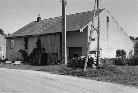 Ferme du 19e siècle, située au lieudit Le Pré Poncet, cadastrée 1967 AB 126 : façade antérieure. © Région Bourgogne-Franche-Comté, Inventaire du patrimoine