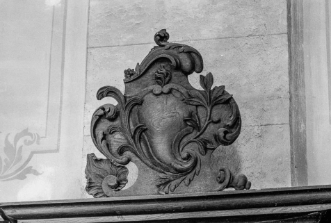 Cartouche des boiseries de la nef. © Région Bourgogne-Franche-Comté, Inventaire du patrimoine