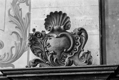 Cartouche des boiseries de la nef. © Région Bourgogne-Franche-Comté, Inventaire du patrimoine