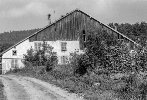 Ferme : vue d'ensemble depuis le chemin. © Région Bourgogne-Franche-Comté, Inventaire du patrimoine