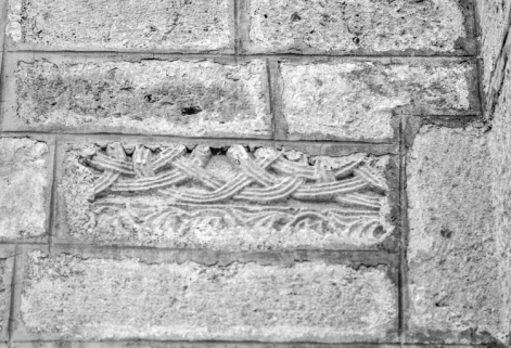 Extérieur : détail mur droit de la nef. © Région Bourgogne-Franche-Comté, Inventaire du patrimoine