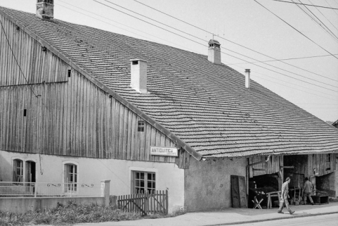 Ferme cadastrée 1964 D 131-133 : façades antérieure et latérale gauche. © Région Bourgogne-Franche-Comté, Inventaire du patrimoine
