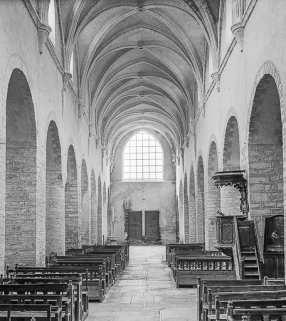 Abbatiale : vue de la nef depuis l'est. © Région Bourgogne-Franche-Comté, Inventaire du patrimoine