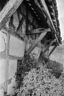 Ferme cadastrée 1956 A1 142-143 : détail du auvent. © Région Bourgogne-Franche-Comté, Inventaire du patrimoine