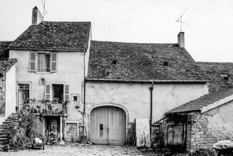 Ferme cadastrée 1964 AC 90 (droite) : façade antérieure. © Région Bourgogne-Franche-Comté, Inventaire du patrimoine