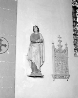 Saint Jean l'Evangéliste vu de face. © Région Bourgogne-Franche-Comté, Inventaire du patrimoine