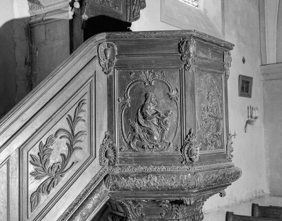 Deuxième panneau de la cuve : saint Luc. © Région Bourgogne-Franche-Comté, Inventaire du patrimoine