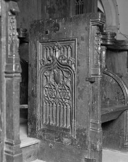 Stalles nord : jouée ouest du deuxième groupe des stalles basses. © Région Bourgogne-Franche-Comté, Inventaire du patrimoine