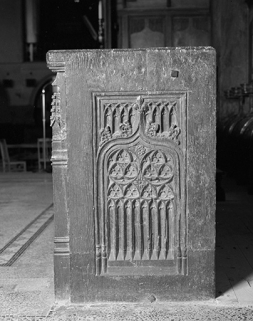 Stalles nord : jouée est du deuxième groupe des stalles basses. © Région Bourgogne-Franche-Comté, Inventaire du patrimoine