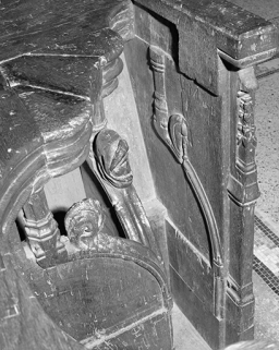 Stalles sud : jouée ouest du premier groupe des stalles basses, face interne. © Région Bourgogne-Franche-Comté, Inventaire du patrimoine