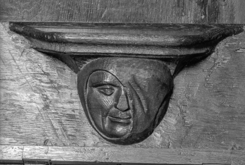 Stalles nord, n° 19, miséricorde. © Région Bourgogne-Franche-Comté, Inventaire du patrimoine