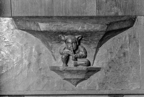 Stalles sud, n° 14, miséricorde. © Région Bourgogne-Franche-Comté, Inventaire du patrimoine