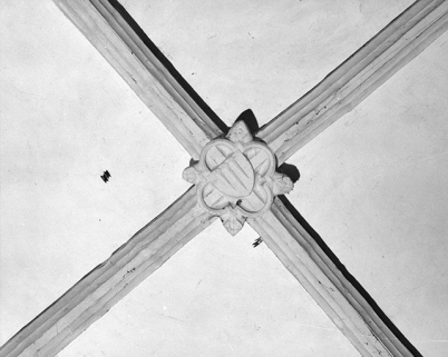 Deuxième chapelle sud : clef de voûte. © Région Bourgogne-Franche-Comté, Inventaire du patrimoine