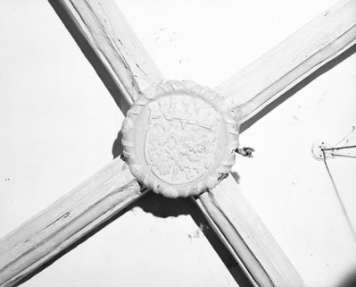 Sacristie nord : clef de voûte. © Région Bourgogne-Franche-Comté, Inventaire du patrimoine