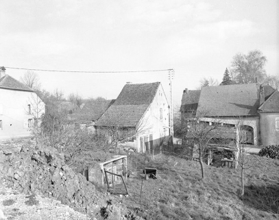 Ferme située au lieudit Montchauvrot, cadastrée 1959 AC 140-141 : façade postérieure. © Région Bourgogne-Franche-Comté, Inventaire du patrimoine