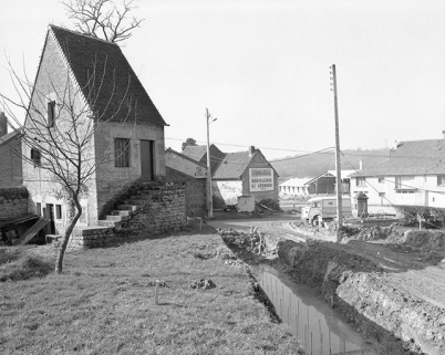 Ferme cadastrée 1959 AI 203 : bâtiment d'entrée vu de trois quarts gauche. © Région Bourgogne-Franche-Comté, Inventaire du patrimoine