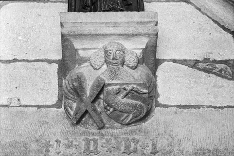 Intérieur : culot. © Région Bourgogne-Franche-Comté, Inventaire du patrimoine