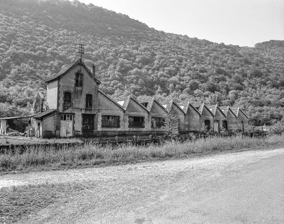 Vue d'ensemble depuis la route départementale. © Région Bourgogne-Franche-Comté, Inventaire du patrimoine