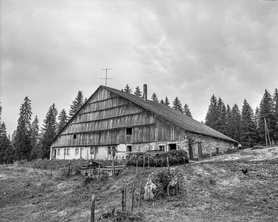 Ferme située au lieu-dit la Fontaine du Plane, cadastrée D1 197 : façade antérieure. © Région Bourgogne-Franche-Comté, Inventaire du patrimoine