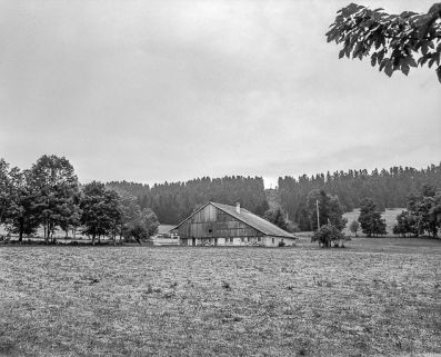 Ferme située au lieu-dit  Combe d'Abondance, cadastrée B1 177 : vue d'ensemble. © Région Bourgogne-Franche-Comté, Inventaire du patrimoine