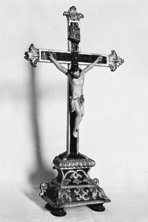 Croix d'autel vue de trois quarts droit. © Région Bourgogne-Franche-Comté, Inventaire du patrimoine