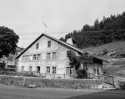 Ferme située1 Grande Rue : façades antérieure et latérale droite. © Région Bourgogne-Franche-Comté, Inventaire du patrimoine