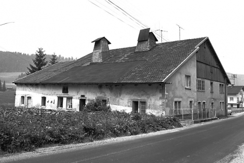Vue de trois quarts gauche. © Région Bourgogne-Franche-Comté, Inventaire du patrimoine Vue de trois quarts gauche. © Région Bourgogne-Franche-Comté, Inventaire du patrimoine