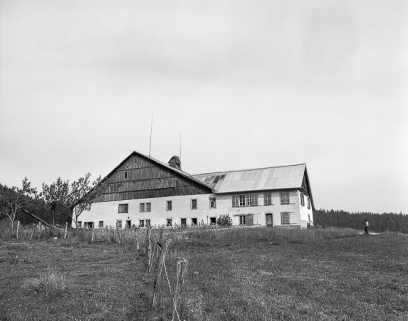 Ferme située au lieu-dit Les Charmottes : façade antérieure. © Région Bourgogne-Franche-Comté, Inventaire du patrimoine