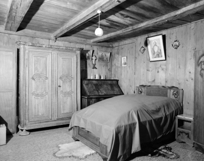 Intérieur : chambre gauche. © Région Bourgogne-Franche-Comté, Inventaire du patrimoine Intérieur : chambre gauche. © Région Bourgogne-Franche-Comté, Inventaire du patrimoine
