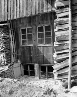 Façade postérieure : fenêtre de la cuisine. © Région Bourgogne-Franche-Comté, Inventaire du patrimoine