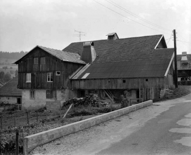 Extérieur : gouttereau nord-est. © Région Bourgogne-Franche-Comté, Inventaire du patrimoine Extérieur : gouttereau nord-est. © Région Bourgogne-Franche-Comté, Inventaire du patrimoine
